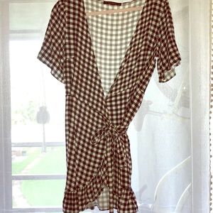 Black and white wrap up dress